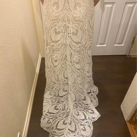 Boho lace wedding dress with beading - Picture 7 of 7